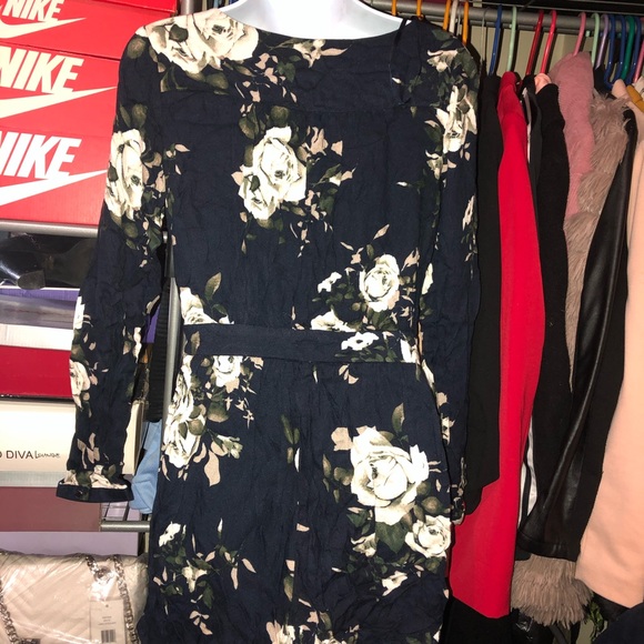 FLORAL 🌸 ROMPER - Picture 4 of 5